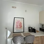 Daire Joyful Guest Residences #with Sea View By 8essentially Hanya