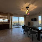 Daire Joyful Guest Residences #with Sea View By 8essentially Hanya