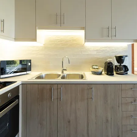 Joyful By 8essentially Apartment