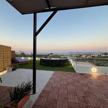 Joyful Guest Residences With Sea View By 8essentially Apartment