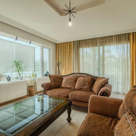 Joyful Guest Residences With Sea View By 8essentially Apartment
