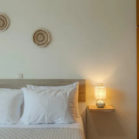 Joyful Guest Residences With Sea View By 8essentially Apartment