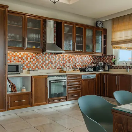 Joyful Guest Residences With Sea View By 8essentially Chania (Crete)