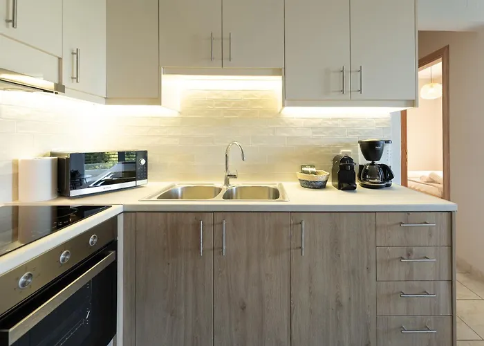 Joyful Guest Residences #with Sea View By 8essentially Apartment