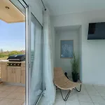 Joyful Guest Residences #with Sea View By 8essentially شقة *